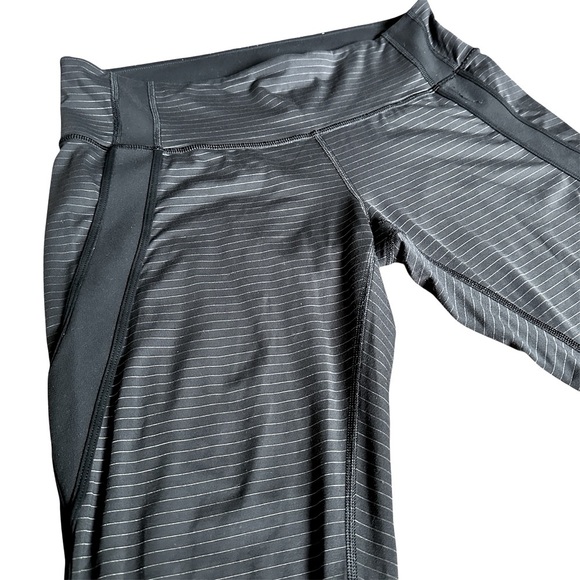 Lululemon InStride Crop Leggings Black Pinstripe Mesh Panel Size 12 - Picture 14 of 15